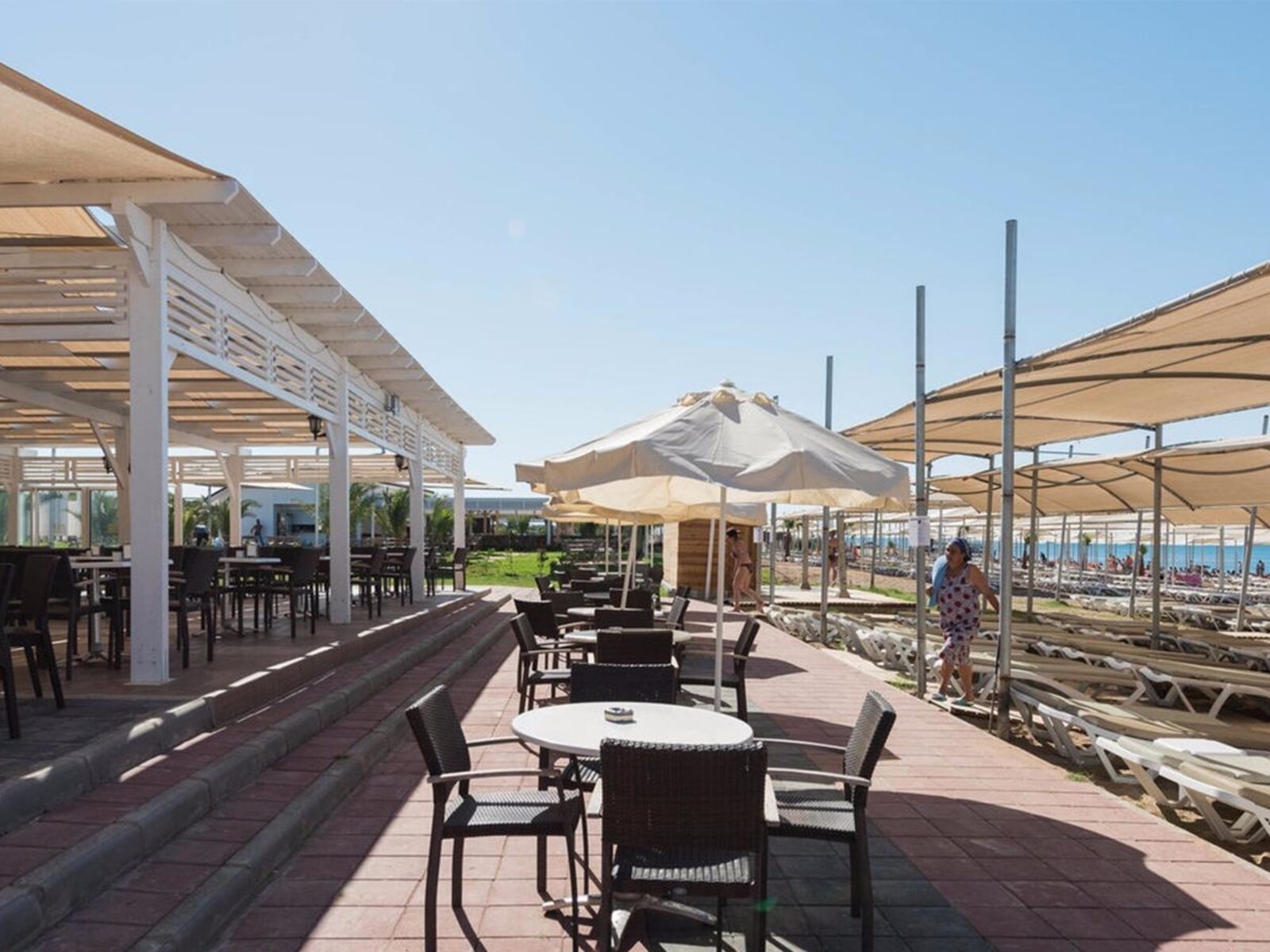 BEACH BAR