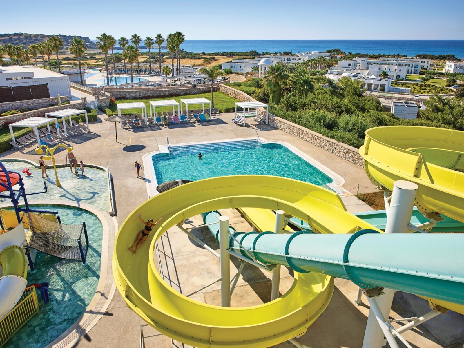 Aquapark mit 7 Wasserrutschen