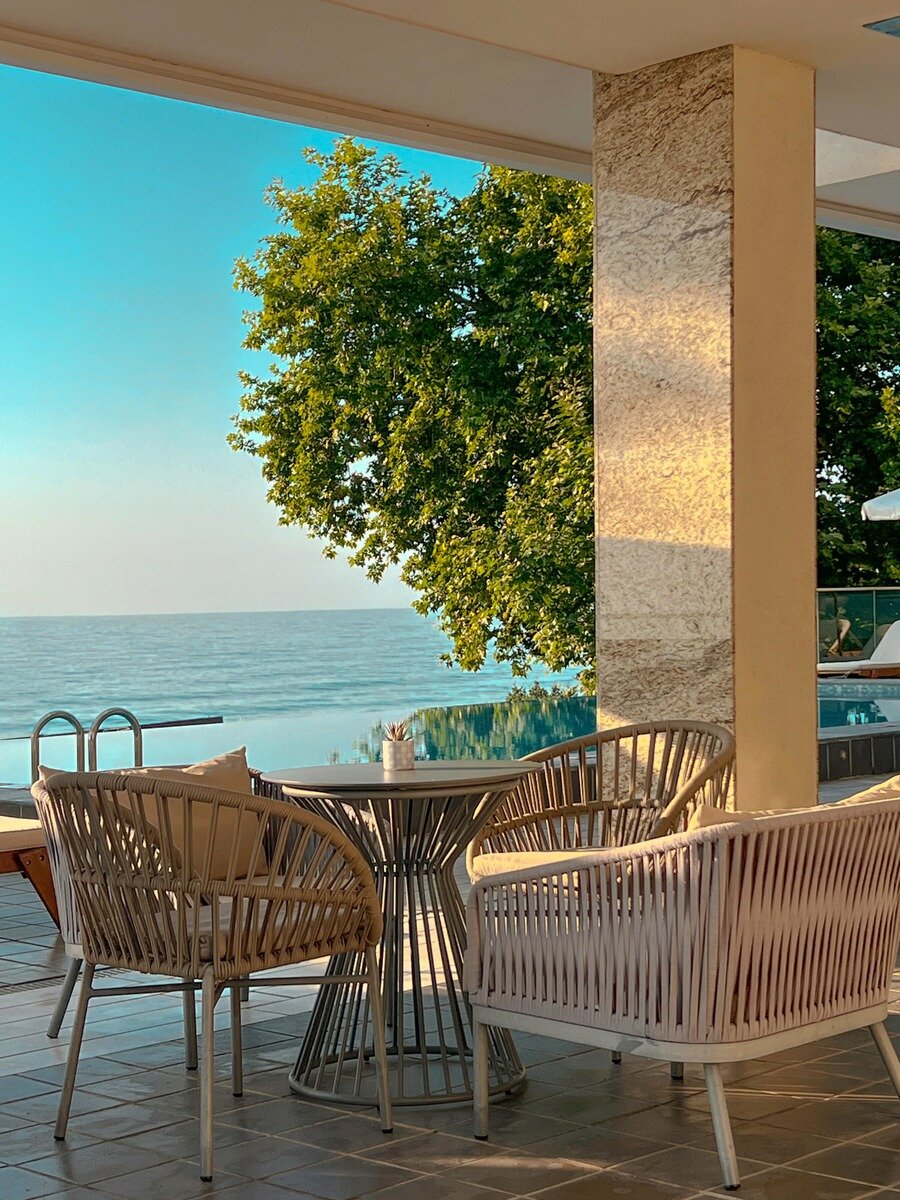 Pool Bar