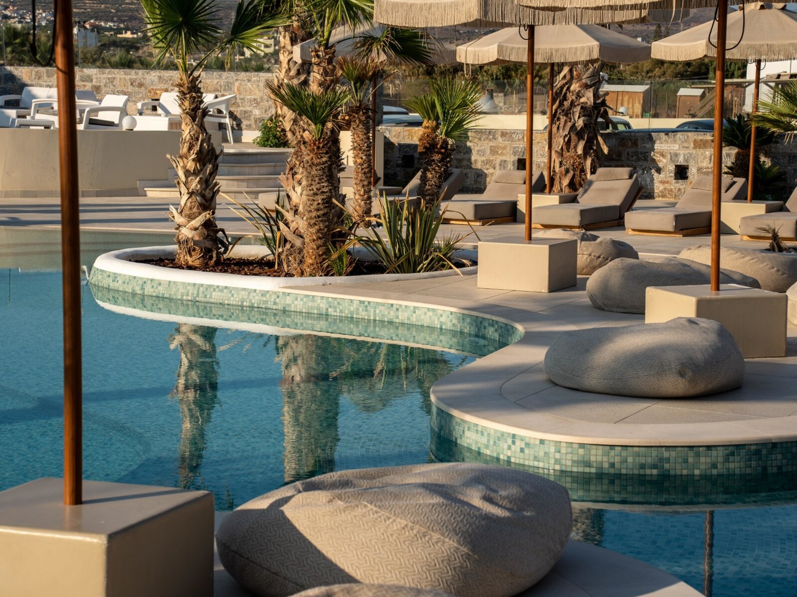 RELAX POOL