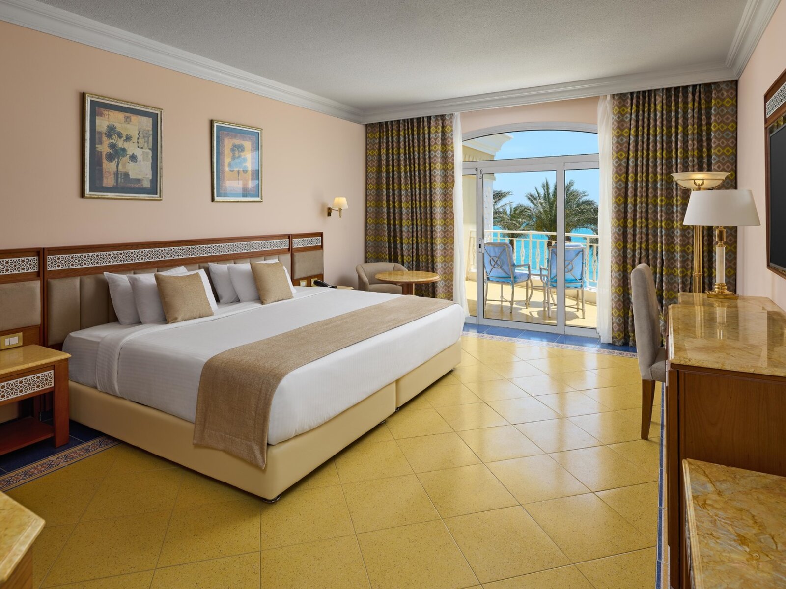 Wohnbeispiel Superior Beach Front Room