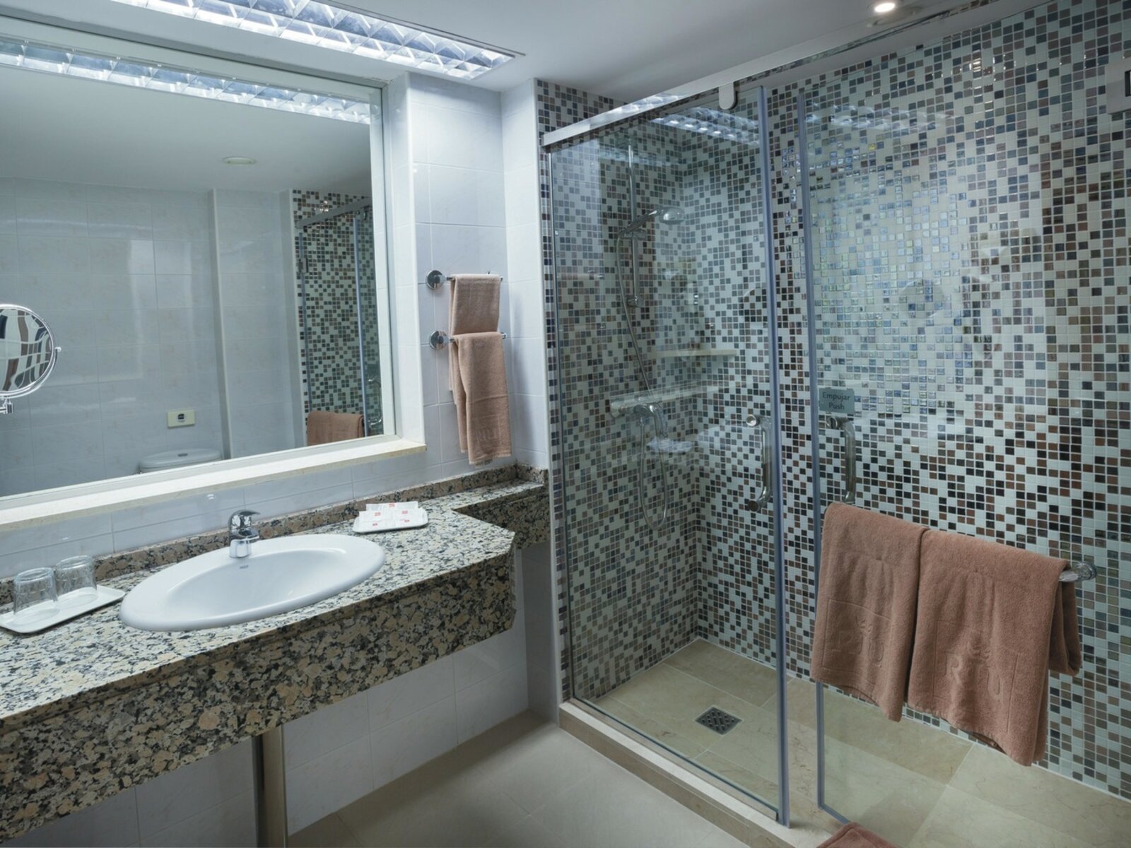 Wohnbeispiel Double Room with Partial Sea View