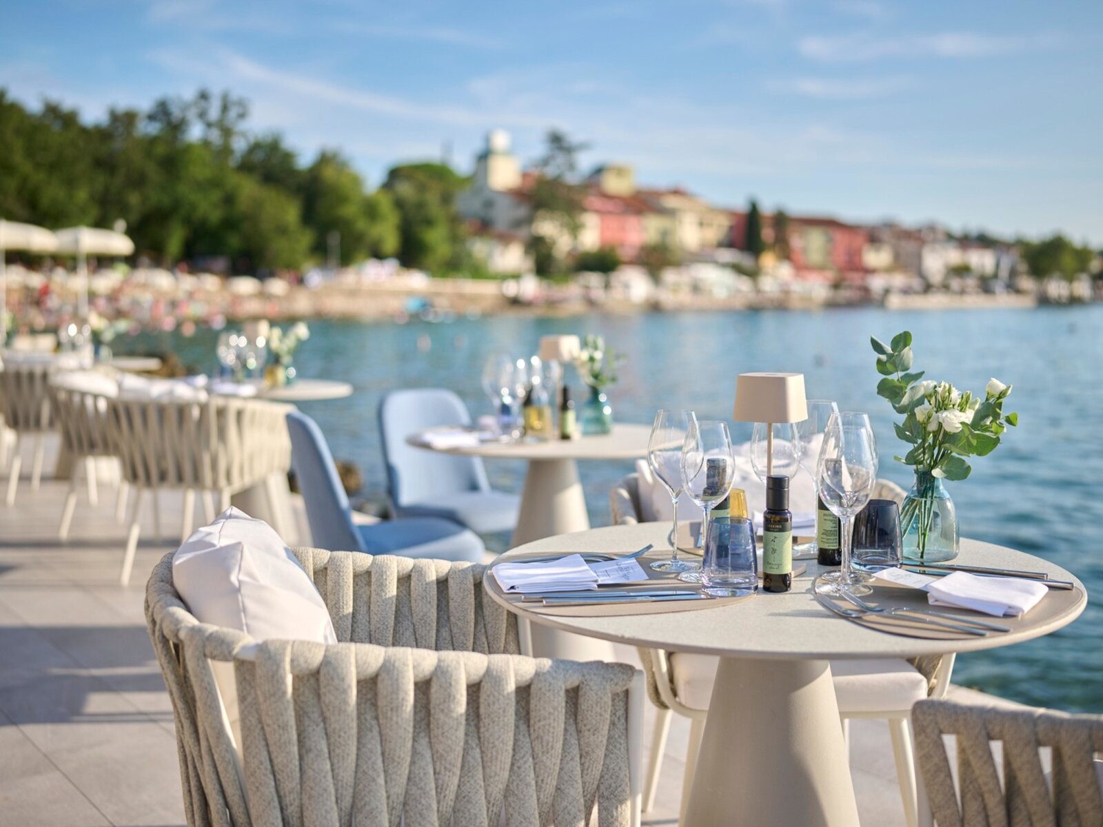 7 Seas Restaurant & Bar