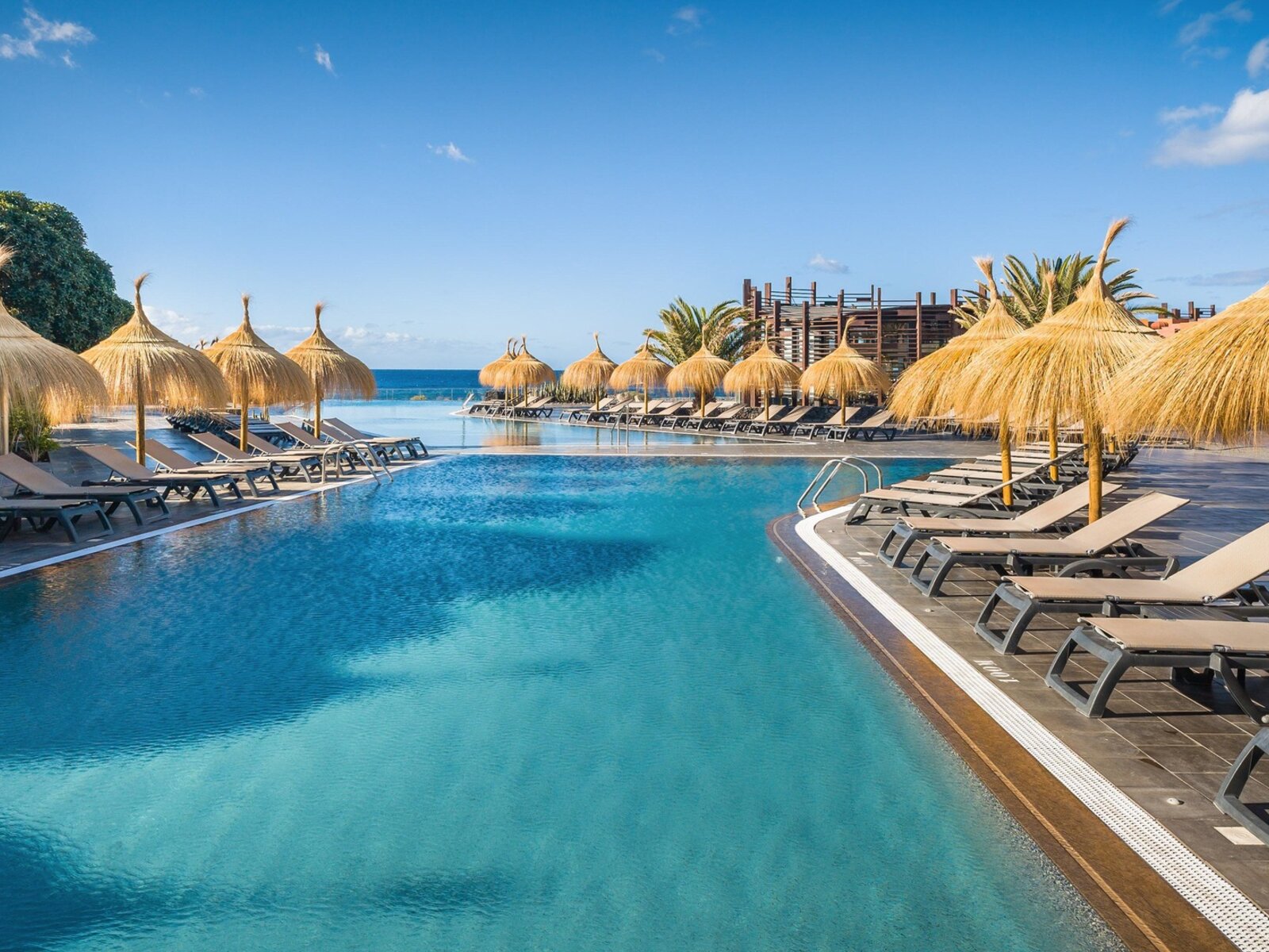 Pool 5 (Plaza)