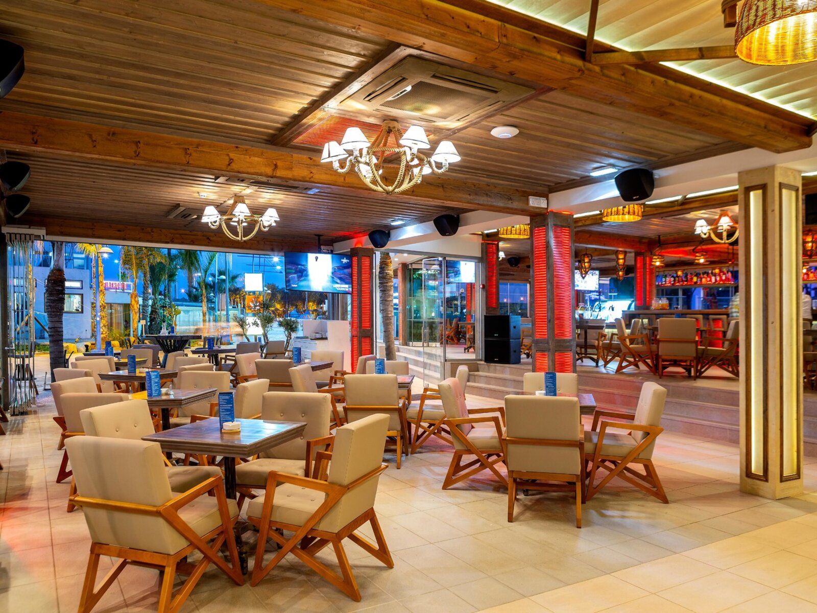 DAVINCI CAFE