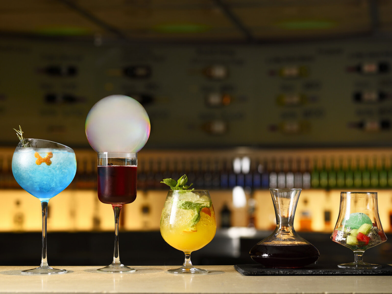 STUDIO BAR