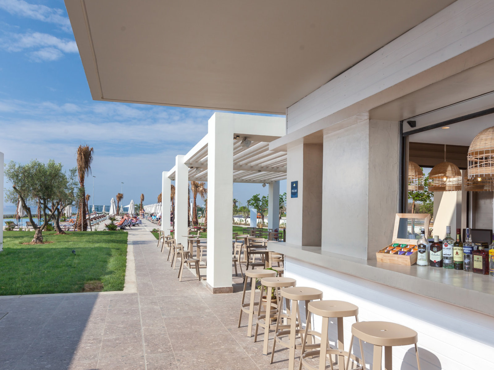 Pool Bar