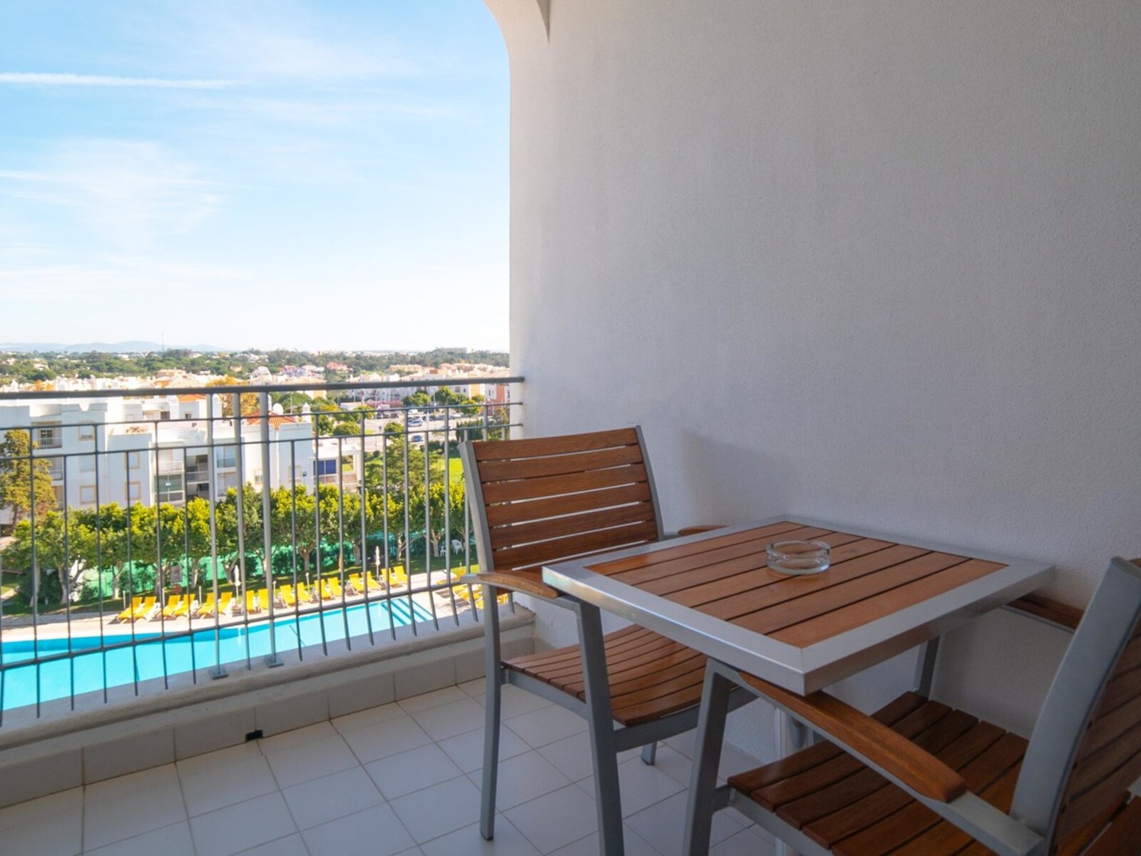 Wohnbeispiel 1 BEDROOMAPT. - T1 / POOL VIEW