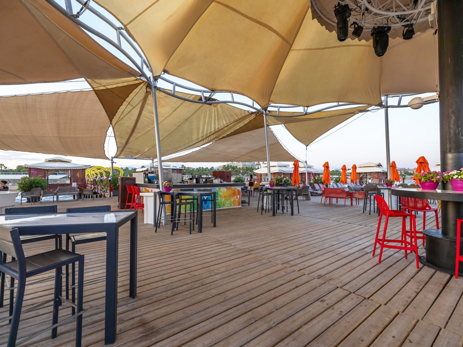 Pier Bar