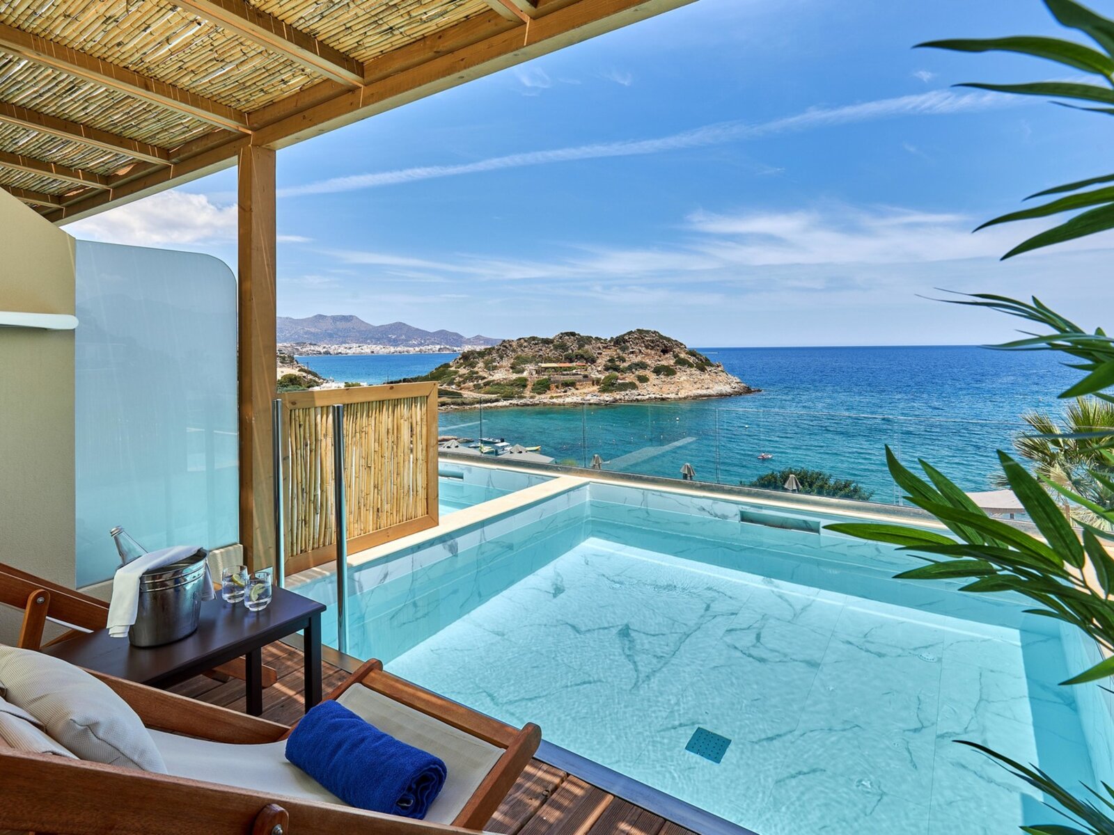 Wohnbeispiel Double Swim Up Private Pool