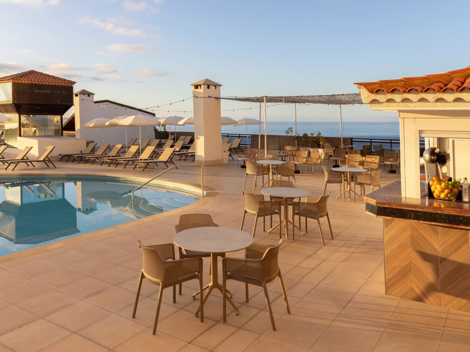 Kentia Pool Club