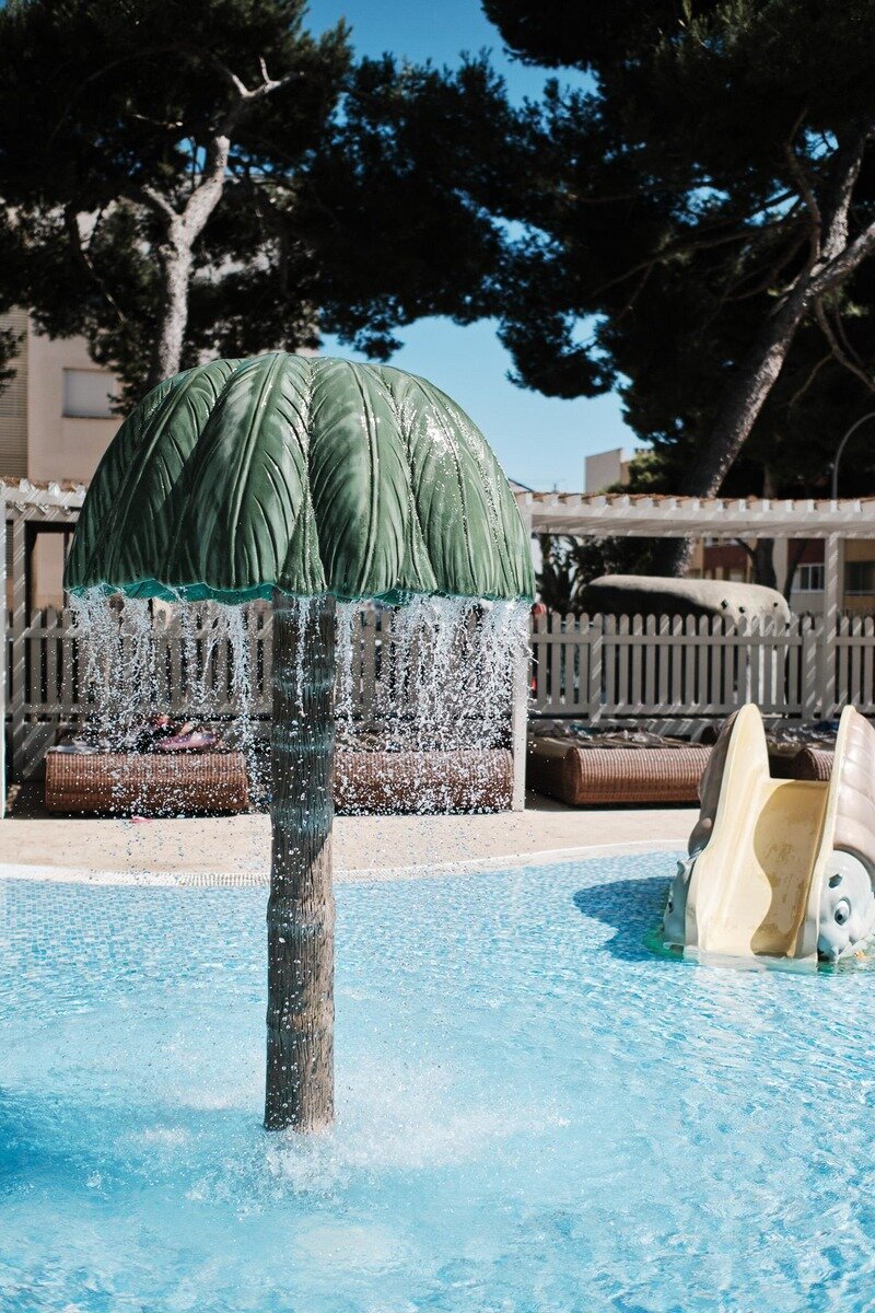 Splash pool