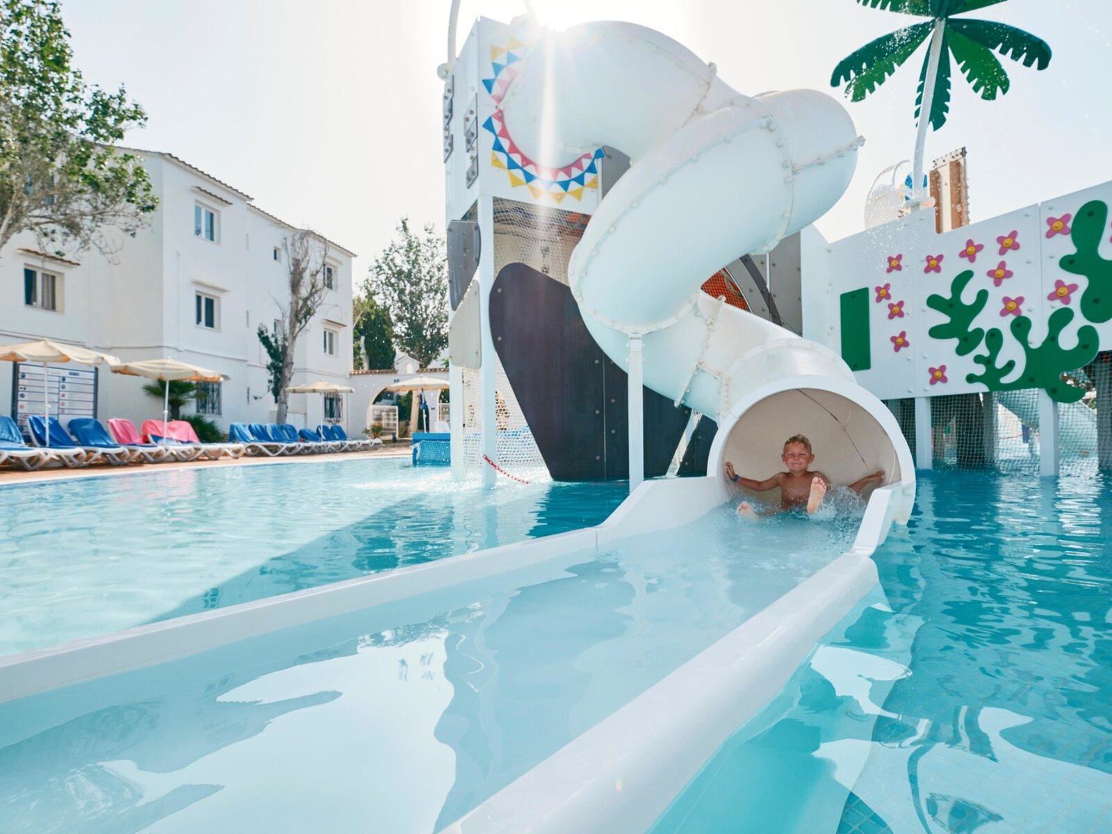 Splash World ( min size 1.20m)