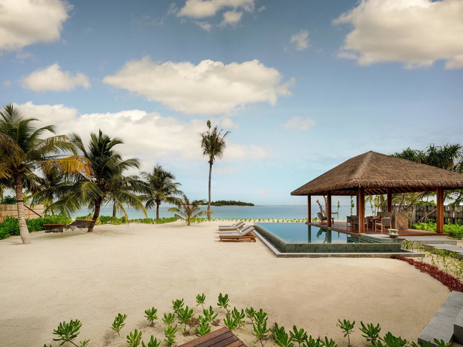 Wohnbeispiel Family Beach Retreat with Pool