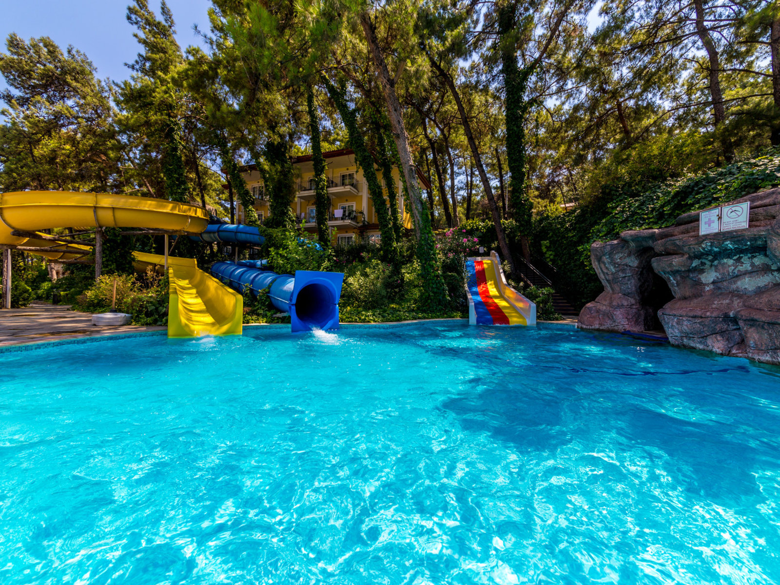 Aqua swimming pool