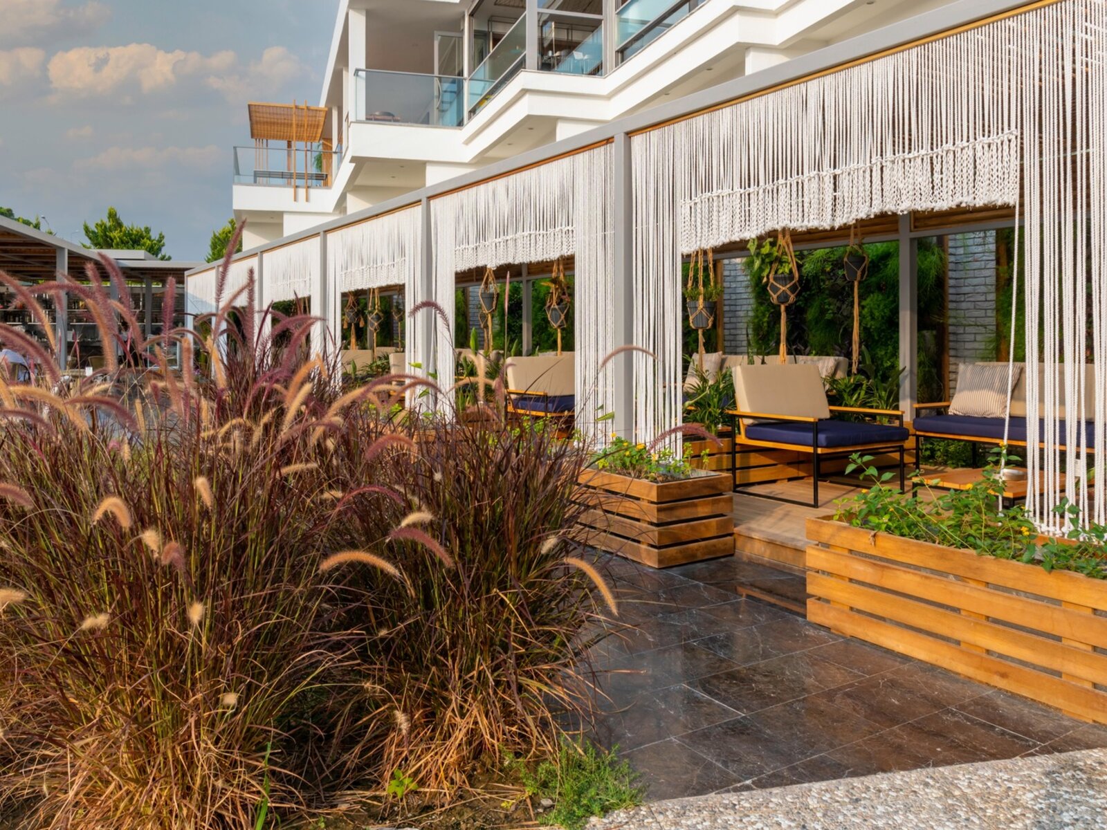 POOL BAR