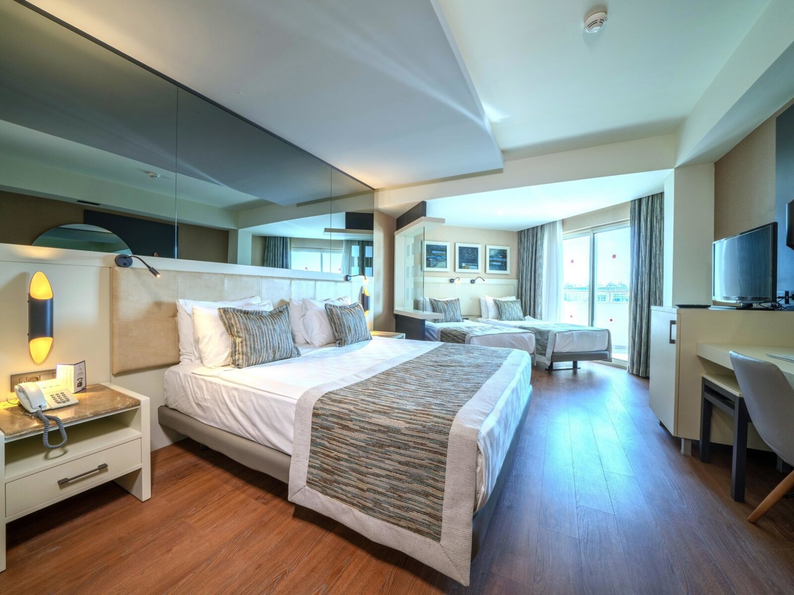Superior Land View Room
