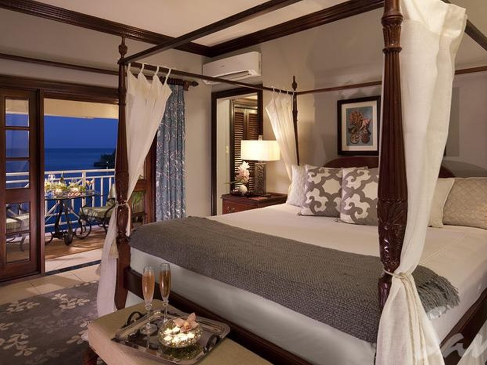 Wohnbeispiel Royal Oceanfront One Bedroom Butler Suite - 1R