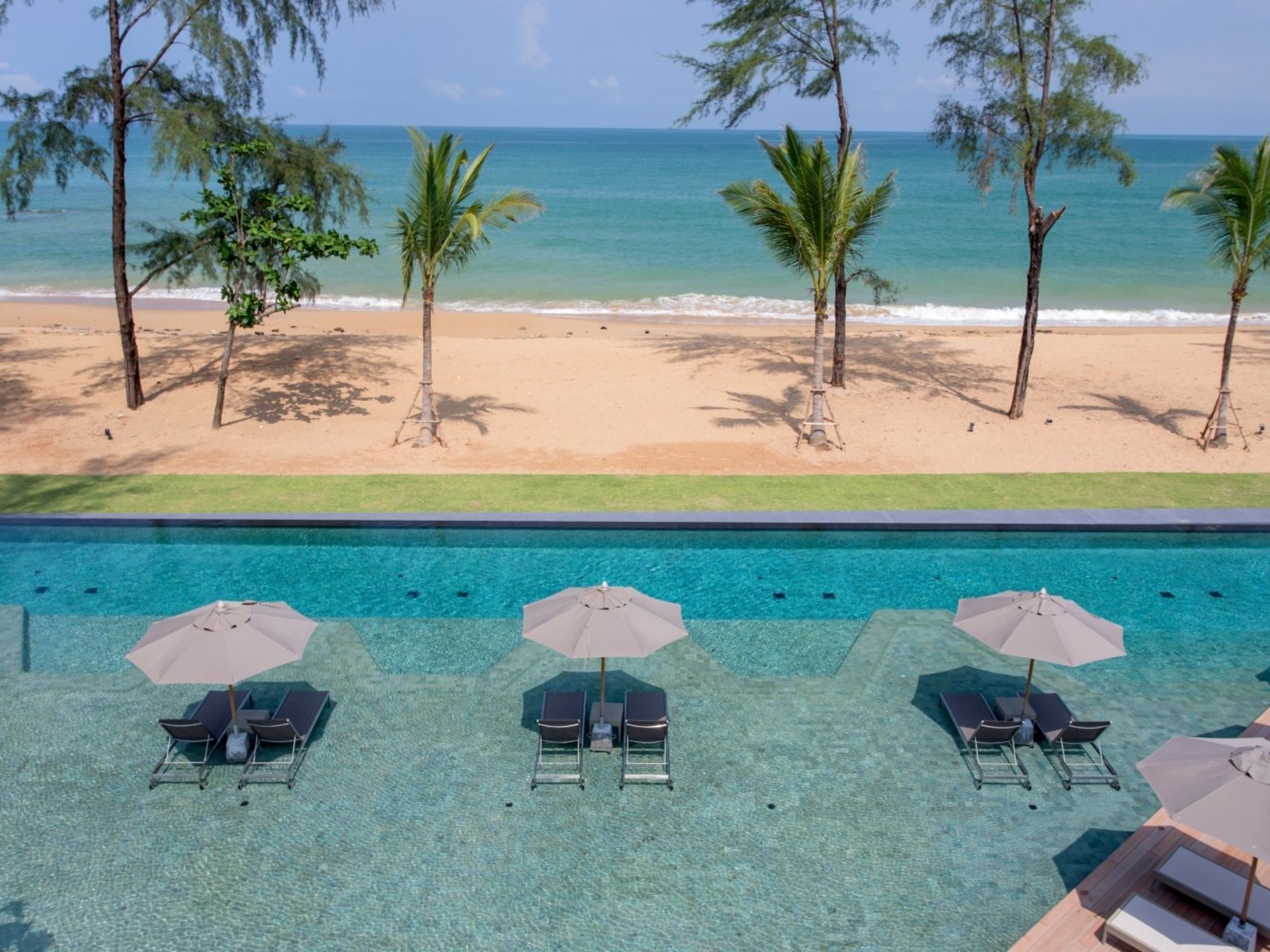 Beachfront Pool
