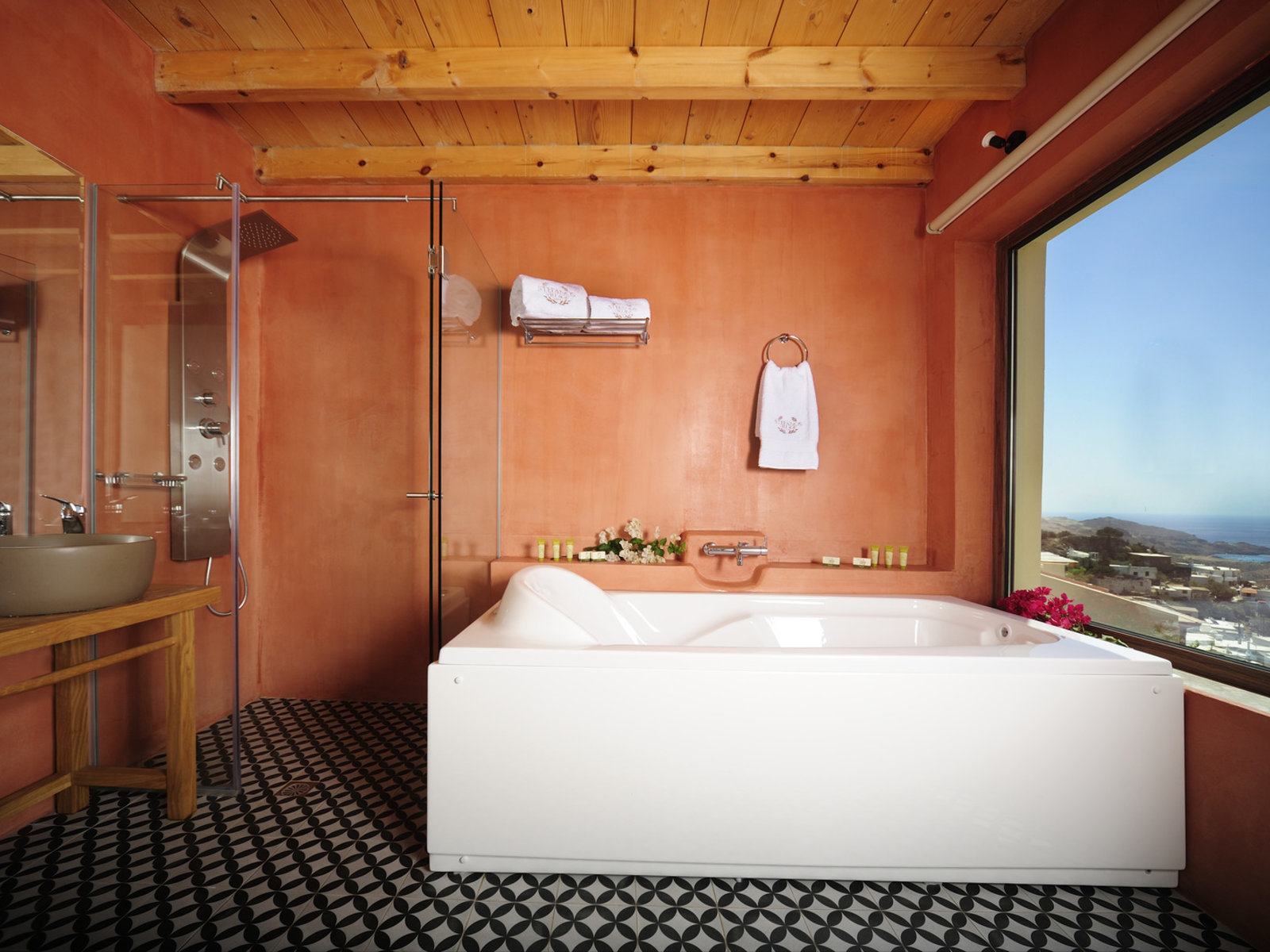 Wohnbeispiel Suite Luxury Heated Jetted Tub