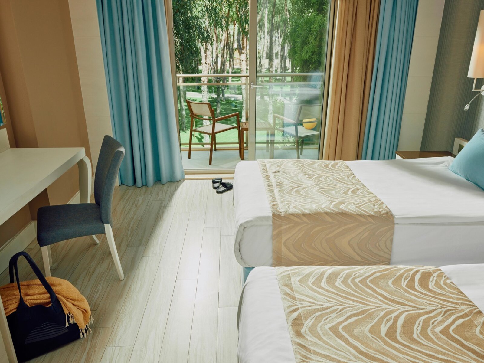 Wohnbeispiel Single with Child Double Room Classic Main Building