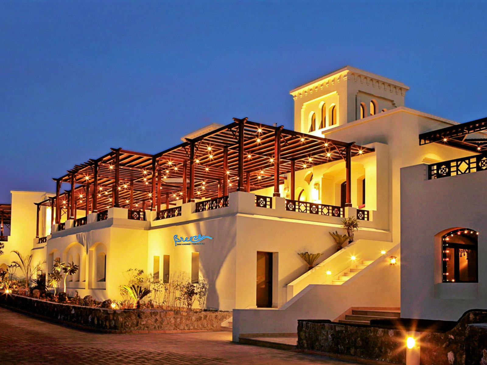 Breeze Bar Lounge Terrace