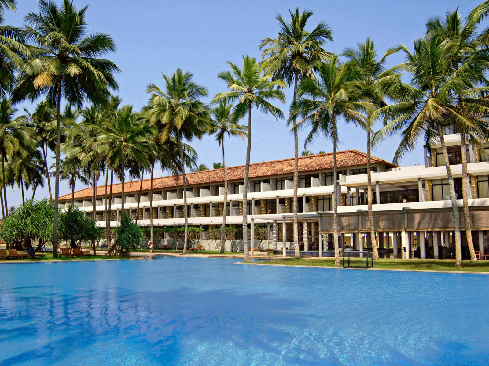 Hotel The Blue Water Hotel in Wadduwa günstig buchen bei