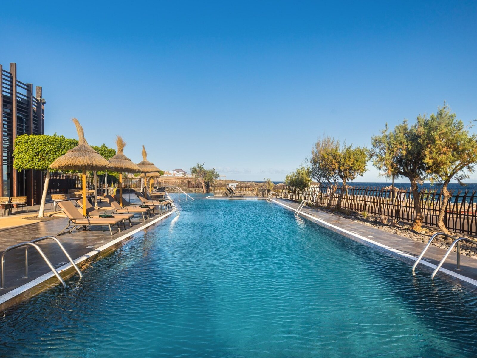 Royal Level Pool