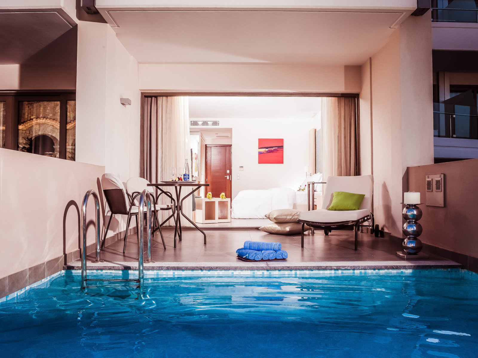 Wohnbeispiel Superior Room Indiviual Pool