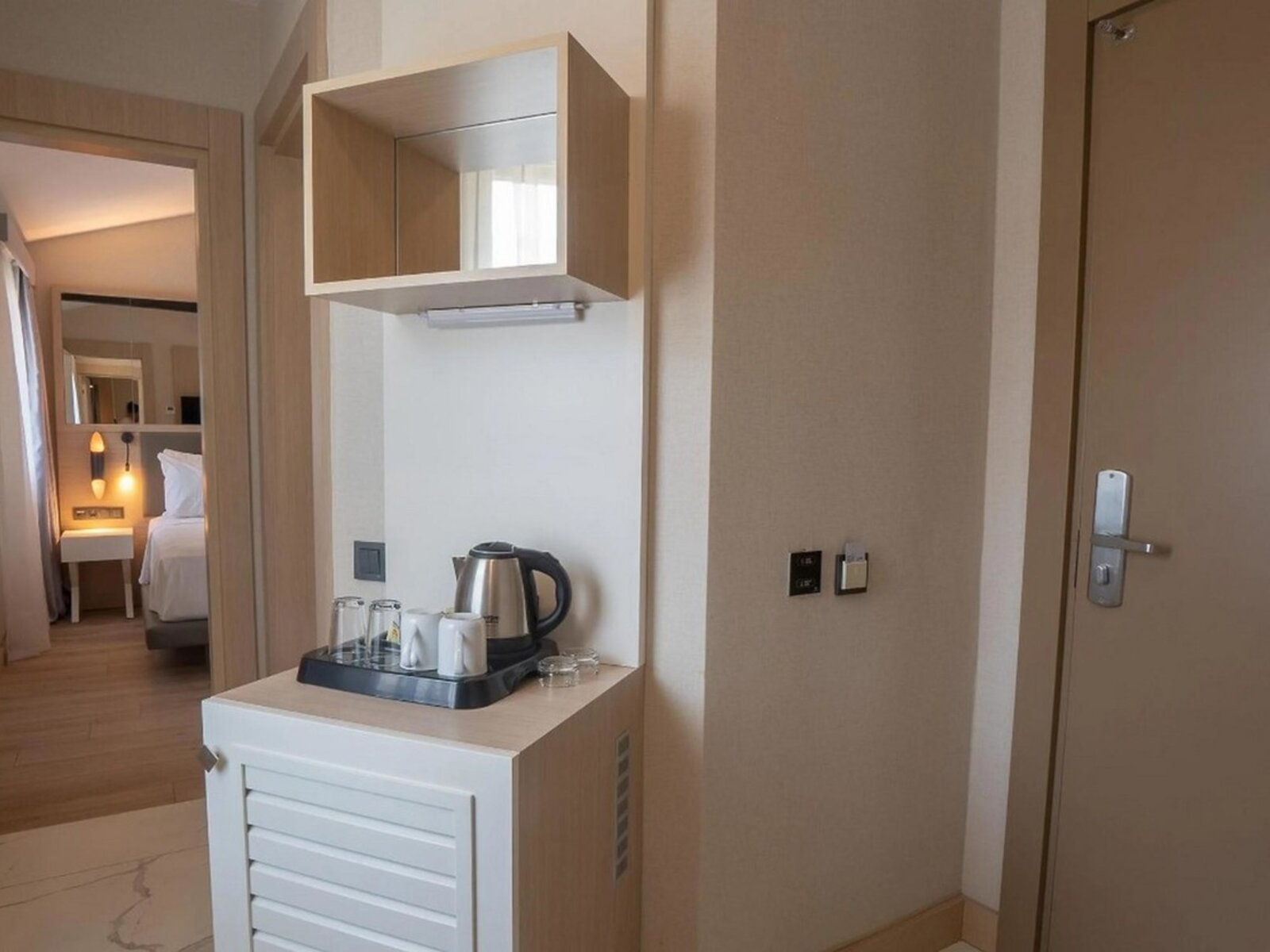 Wohnbeispiel Family Room with Connecting Door
