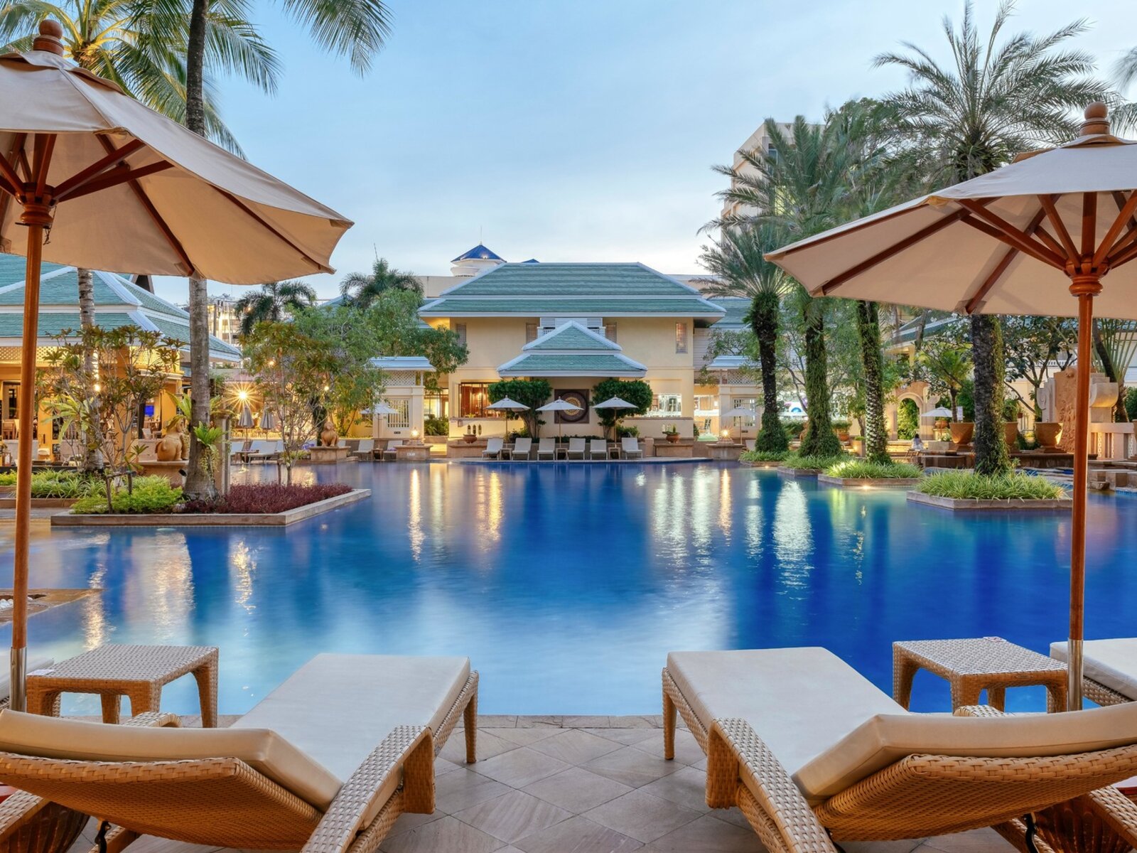 Busakorn Pool (For Busakorn guests only)