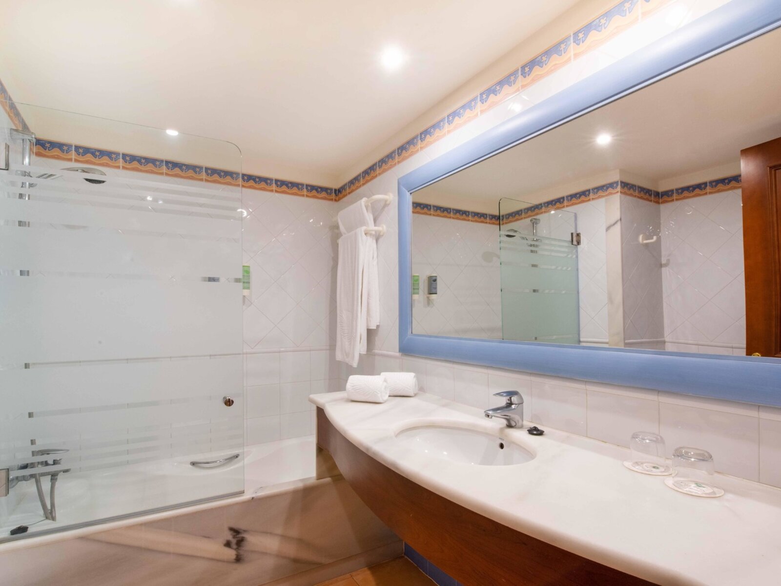 Wohnbeispiel Single with Child Double room with garden