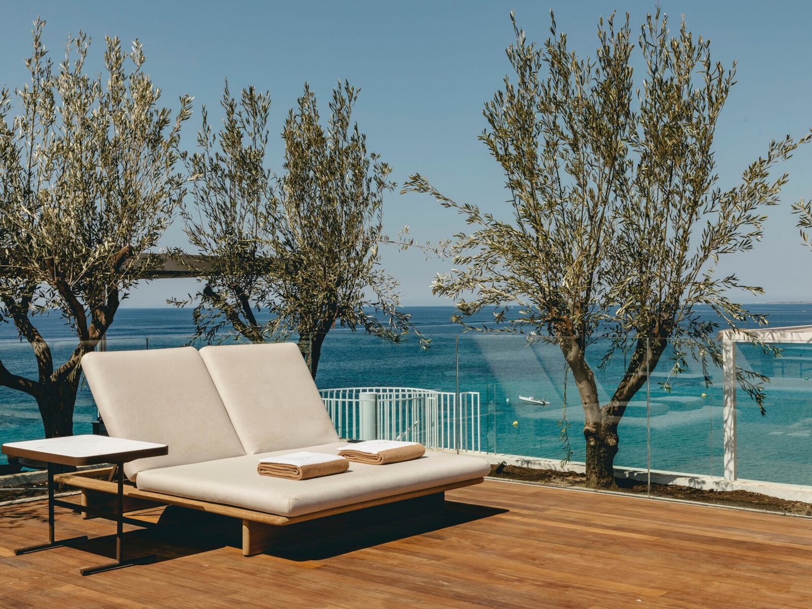 Rooftop pool - Only Adults Area