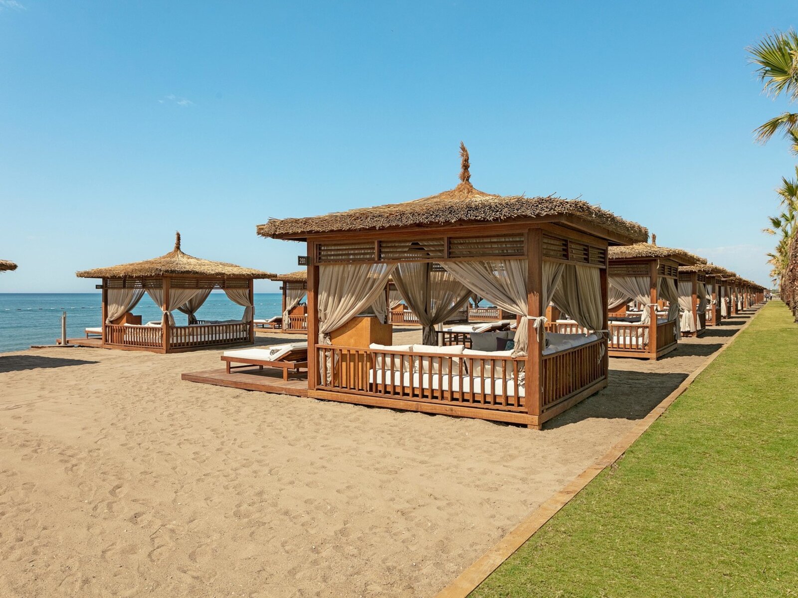 White Sand Beach