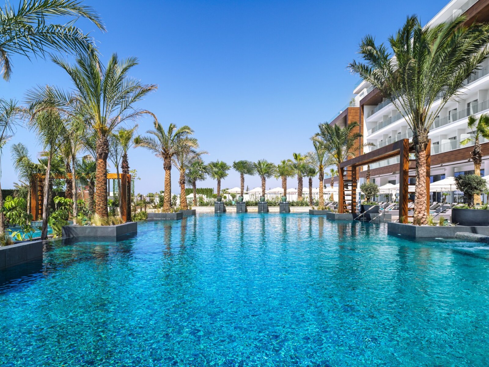 Saffire Infinity Pool
