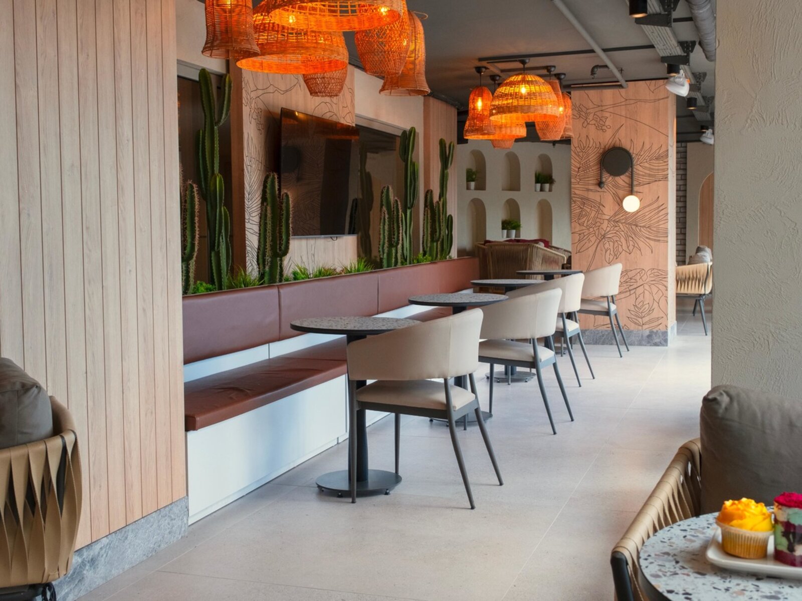Leo's Cafe - Patisserie