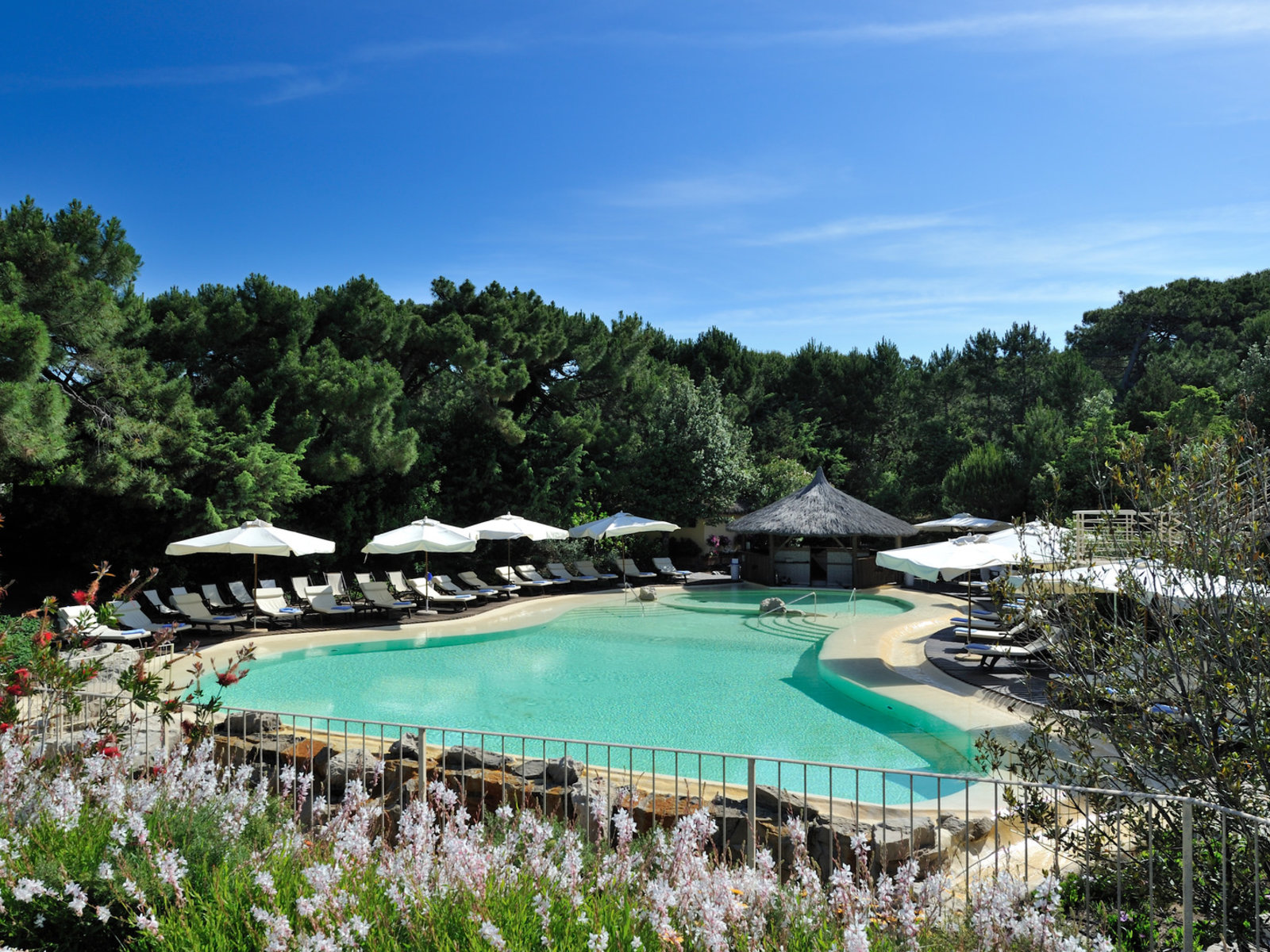 Pool bar