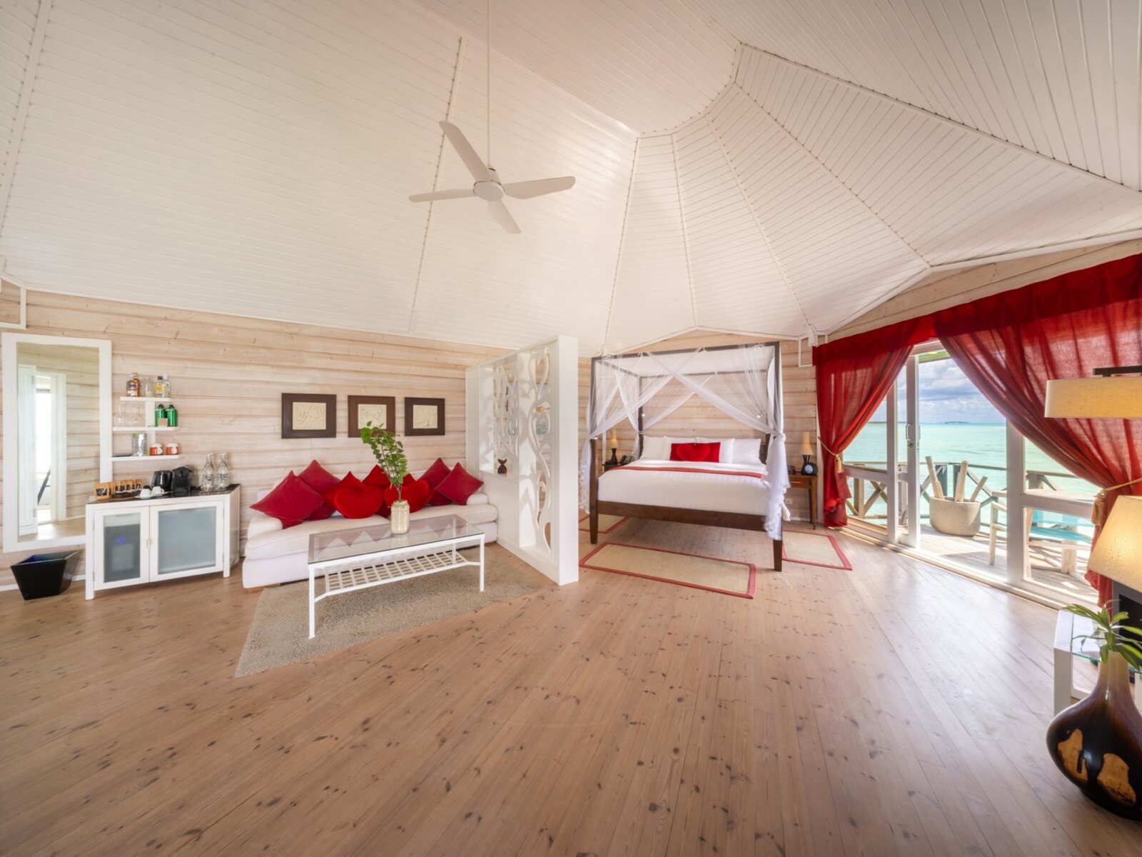 Wohnbeispiel Sangu Water Villa Honeymoon Suite
