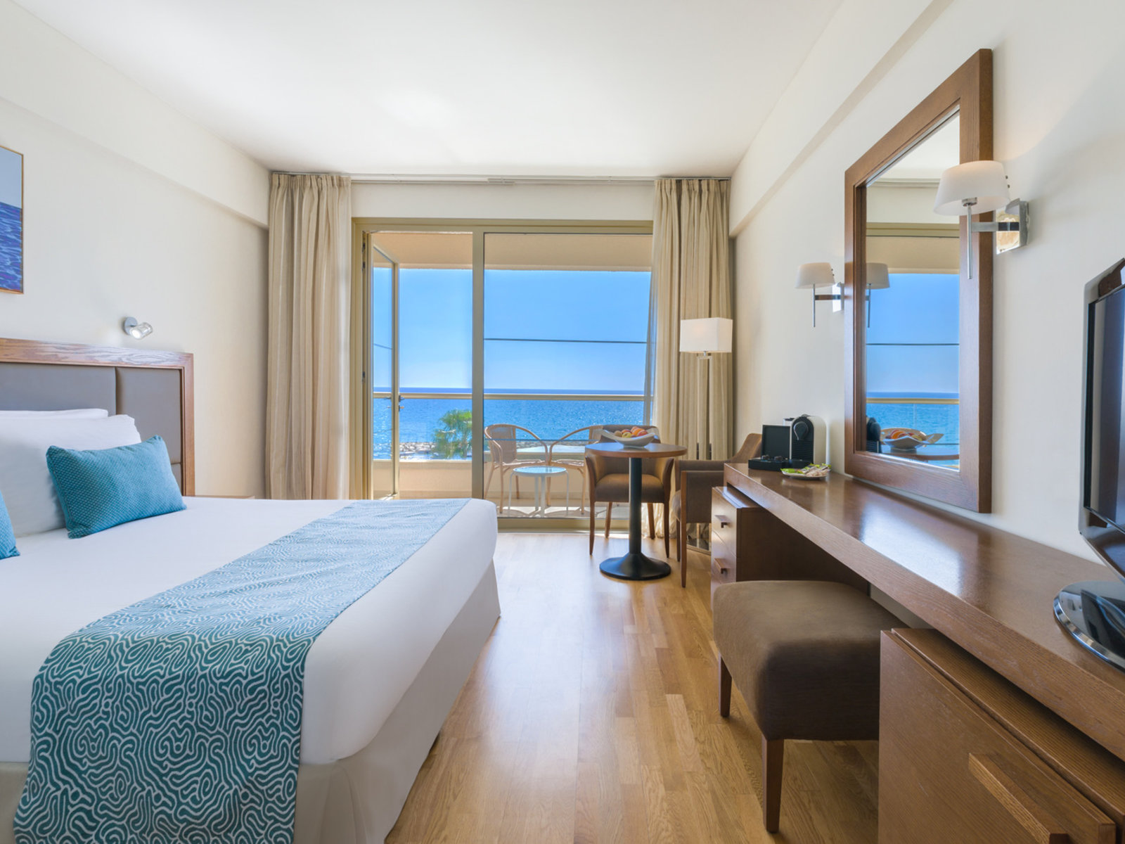 Double Room Pool  Front Sea View