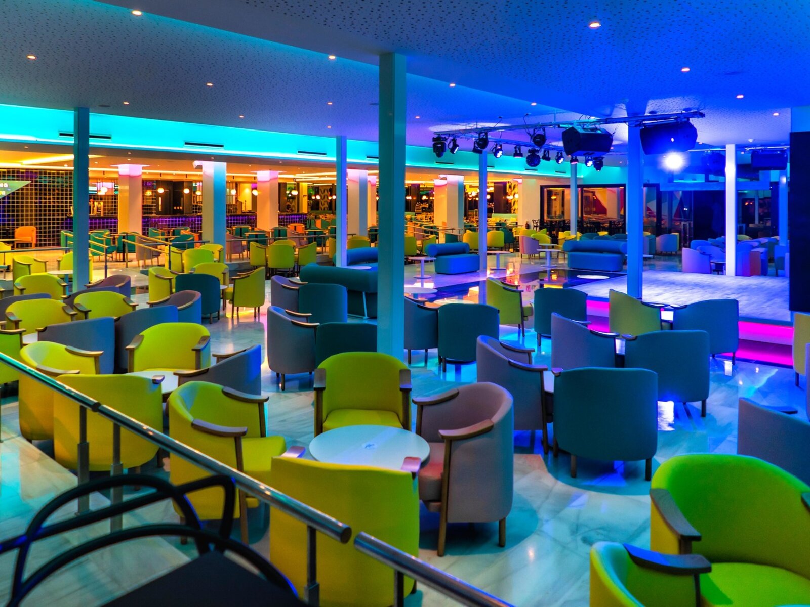 FUN BAR