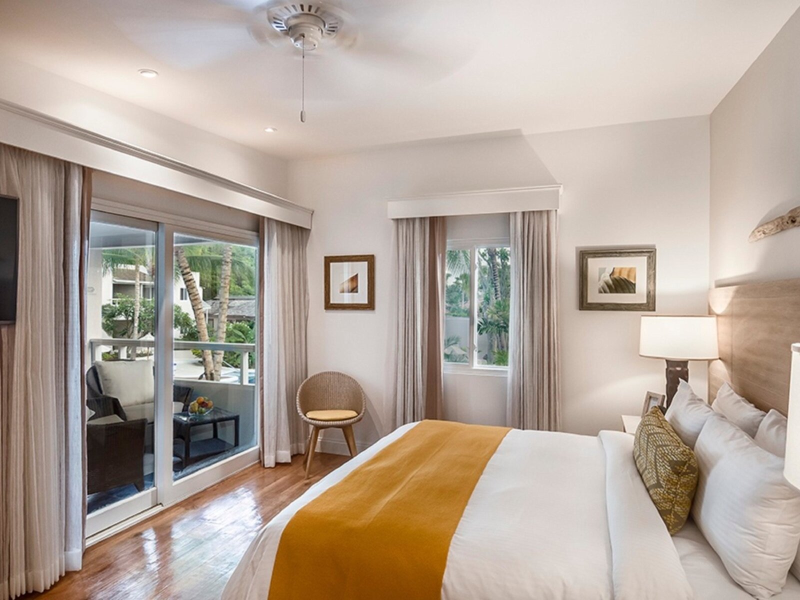 Wohnbeispiel Pool View Spa Guest Room