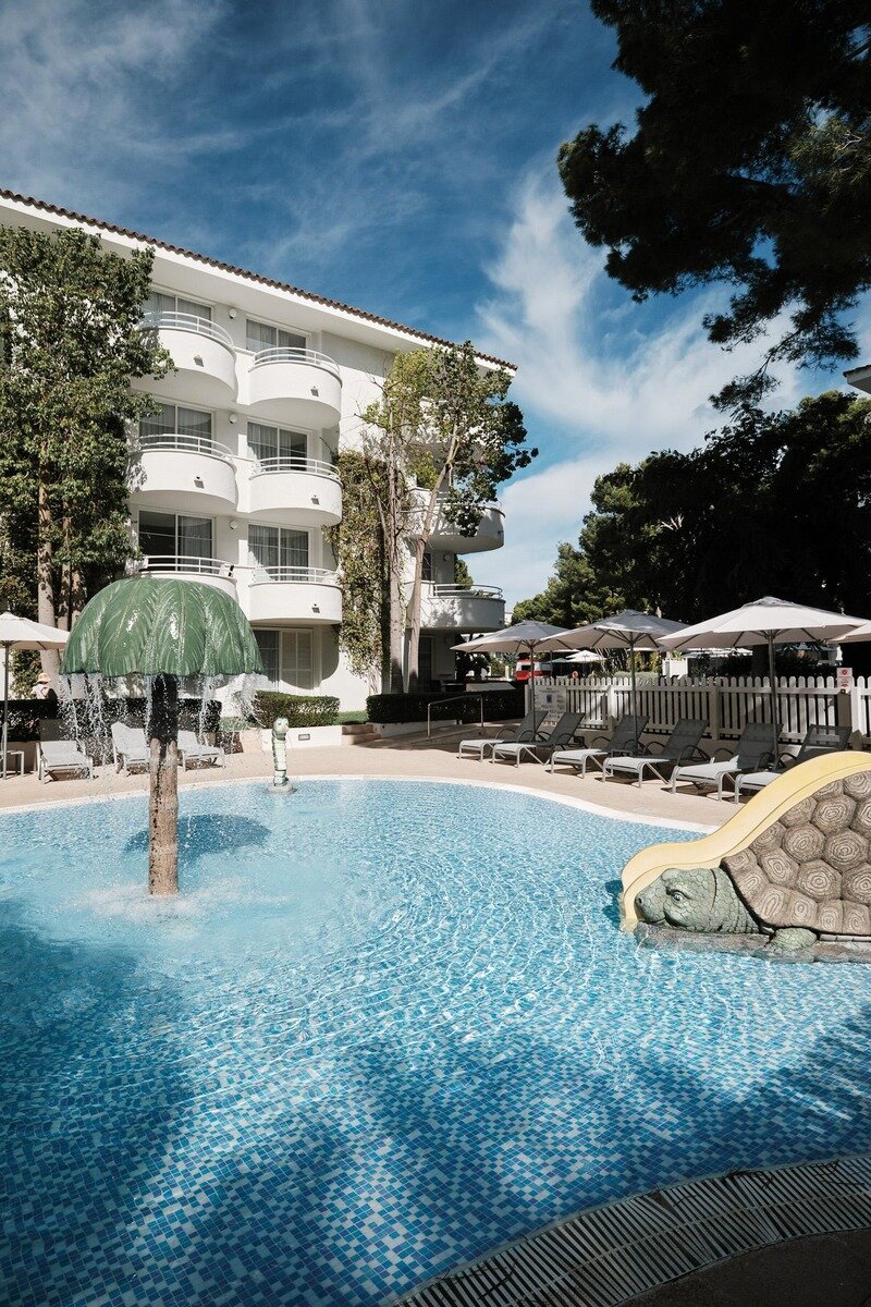 Splash pool