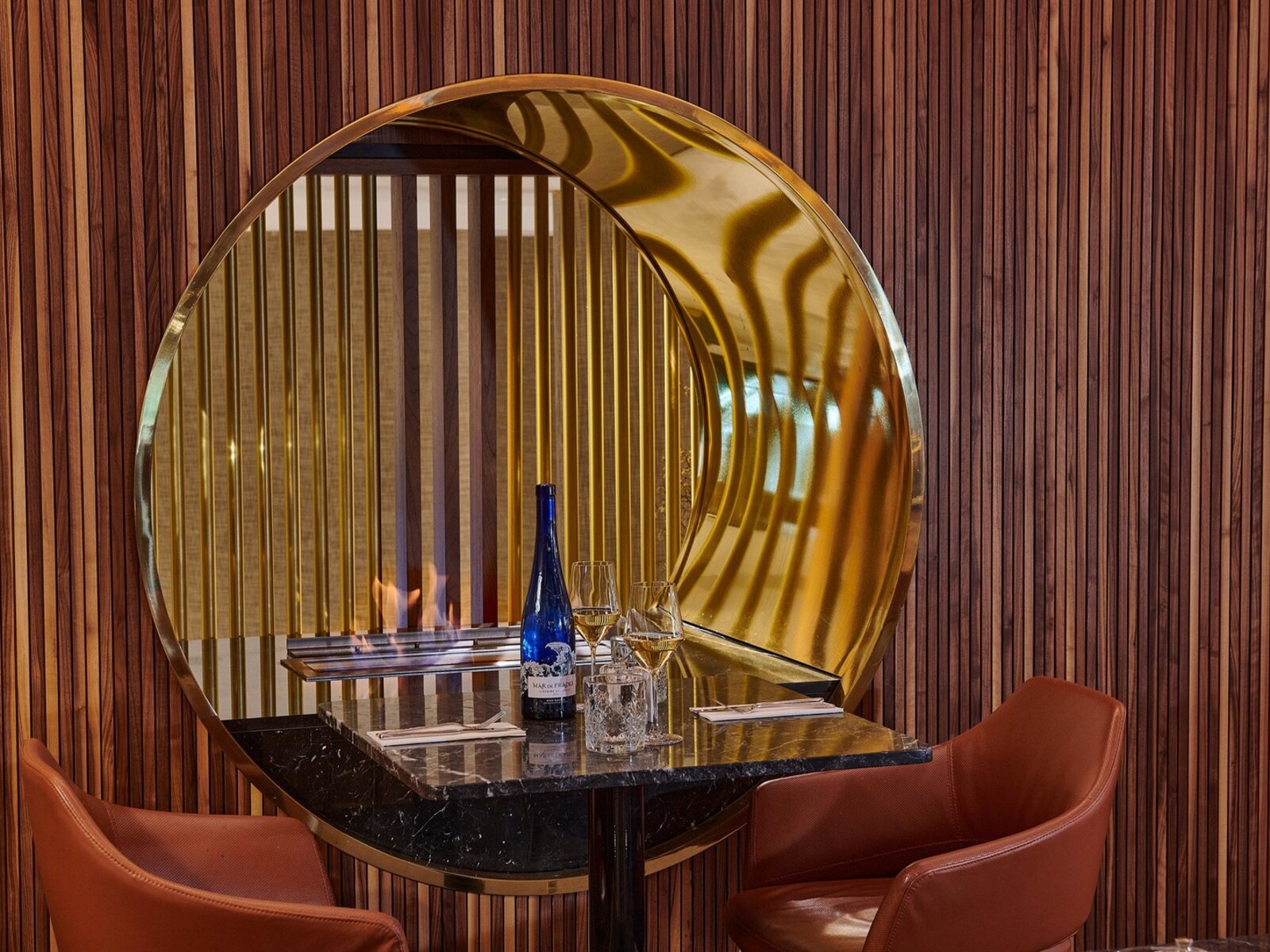35 BAR AND LOUNGE