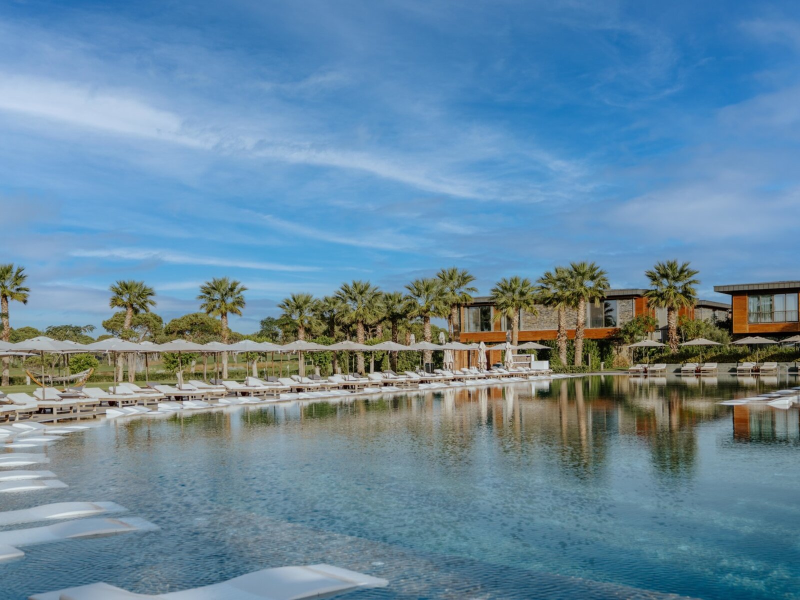 BEACH POOL (L)