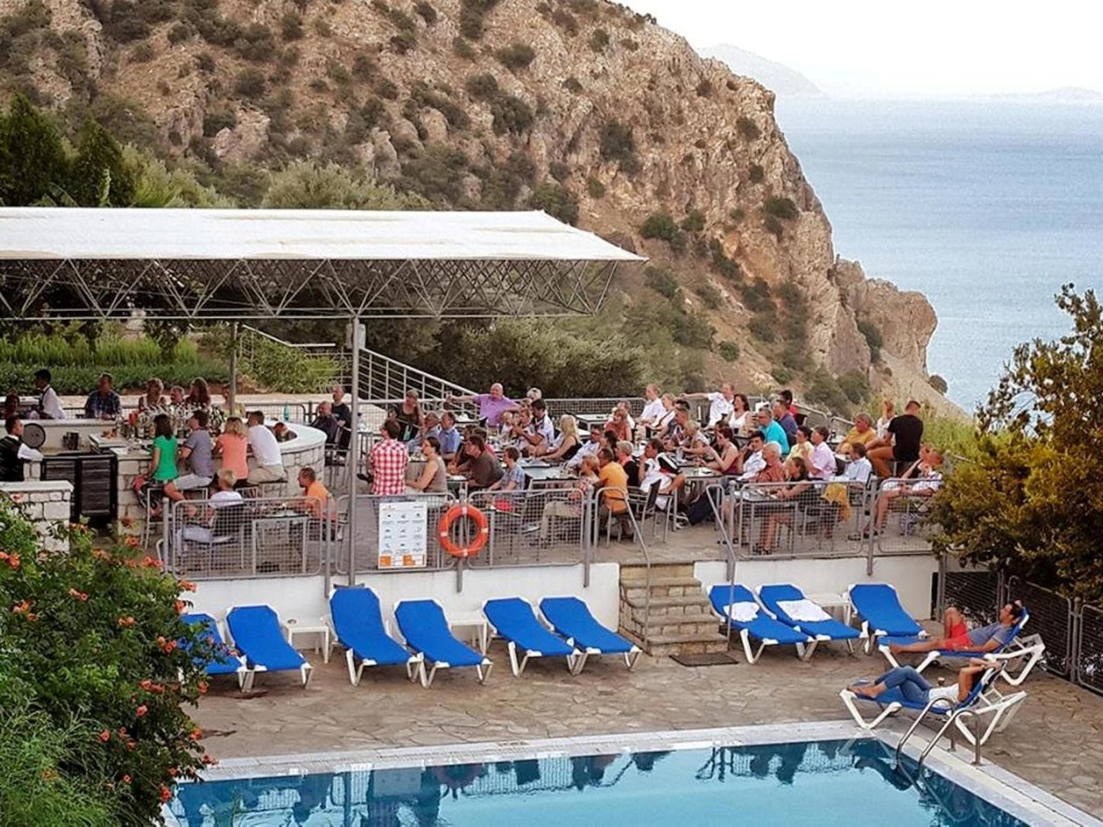 Loryma Pool Bar