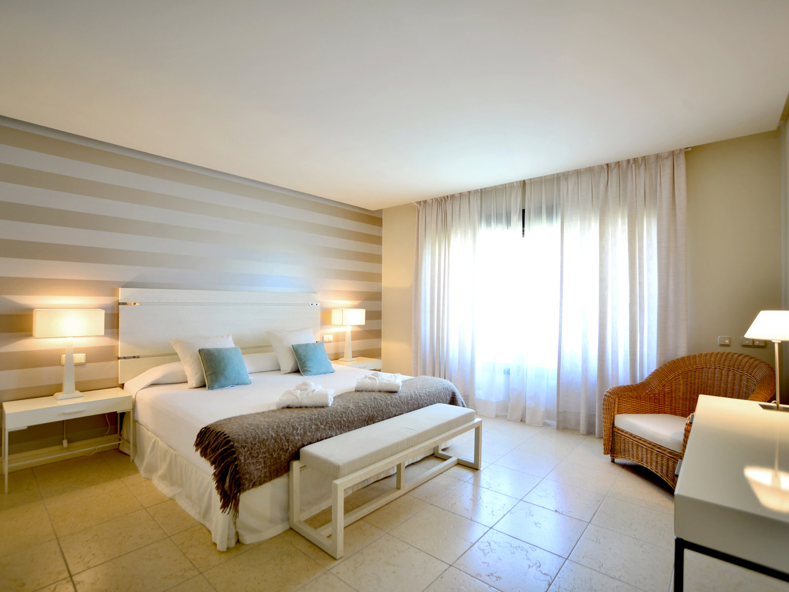 Wohnbeispiel 3 Bedrooms Luxury swimming pool