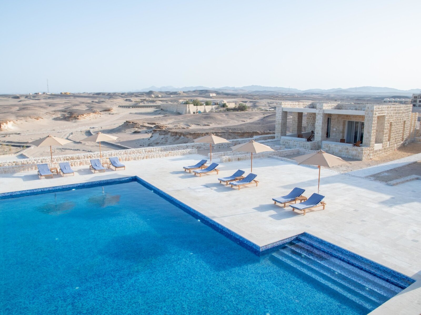Medemia pool