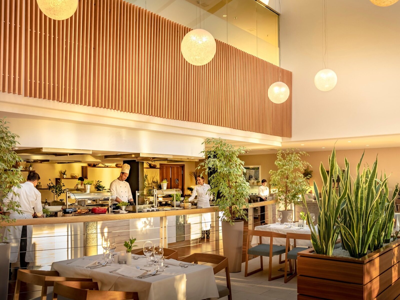 PREMIUM BUFFET RESTAURANT