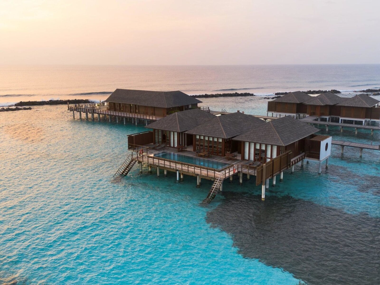 Wohnbeispiel Two Bedroom Ocean Suite with Pool