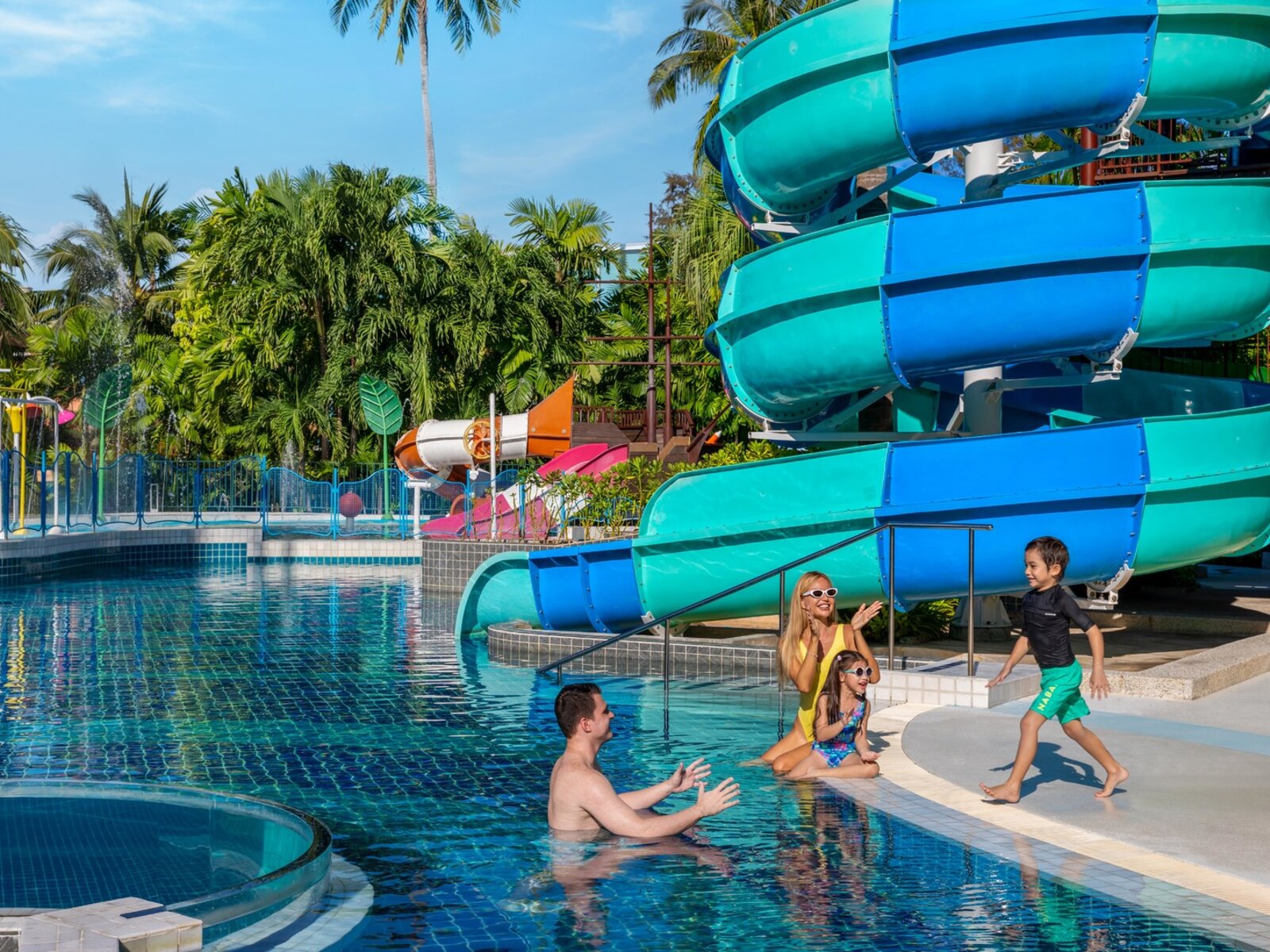 Fun pool